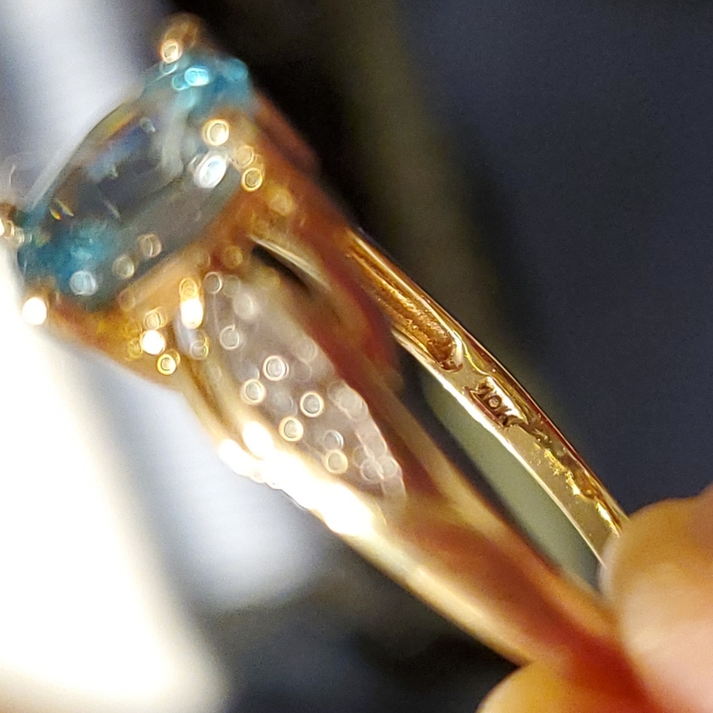 Blue Topaz Ring - Picture 5 of 11